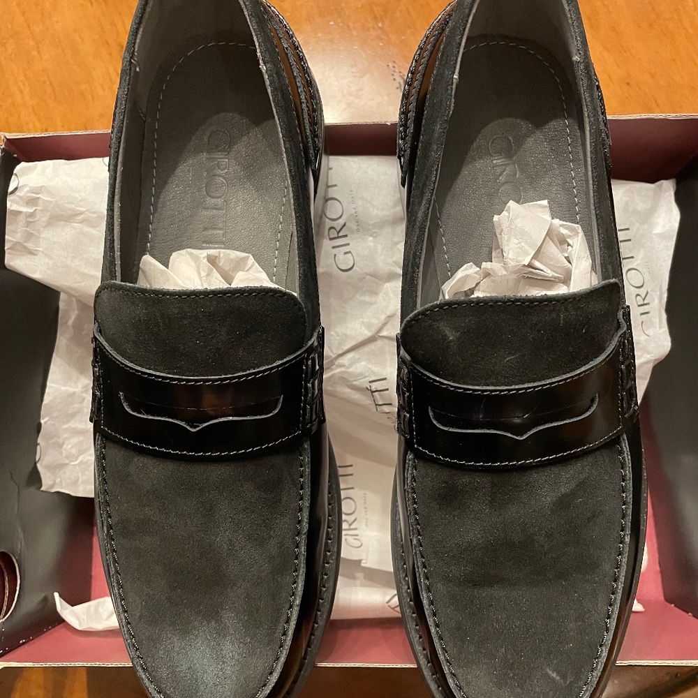 Never worn, Girotti Italian Men's loafer